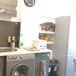 Centre - Salle De Bain, Refrigerateur, Tv Et Machine A Cafe Privatifs - Cuisine Commune - Terrasse - De A 200m Проживание в семье