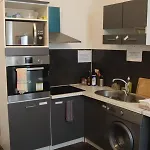 Centre - Salle De Bain, Réfrigérateur, Tv Et Machine à Café Privatifs - Cuisine Commune - Terrasse - De à 200m Poitiers