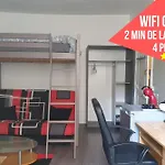 Centre - Salle De Bain, Réfrigérateur, Tv Et Machine à Café Privatifs - Cuisine Commune - Terrasse - De à 200m Poitiers