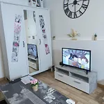 Centre - Salle De Bain, Refrigerateur, Tv Et Machine A Cafe Privatifs - Cuisine Commune - Terrasse - De A 200m * פואטייה