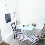 Centre - Salle De Bain, Refrigerateur, Tv Et Machine A Cafe Privatifs - Cuisine Commune - Terrasse - De A 200m בית אירוח פואטייה
