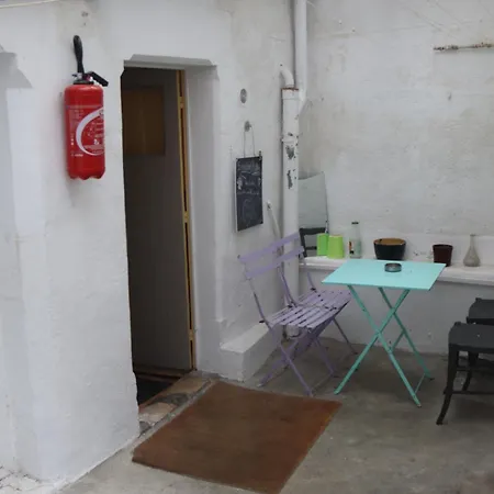 Habitación en casa particular Centre - Salle De Bain, Réfrigérateur, Tv Et Machine à Café Privatifs - Cuisine Commune - Terrasse - De à 200m Poitiers
