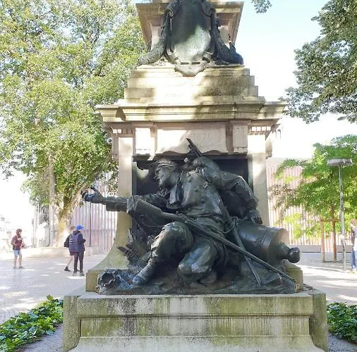 民宿 Centre - Salle De Bain, Refrigerateur, Tv Et Machine A Cafe Privatifs - Cuisine Commune - Terrasse - De A 200m