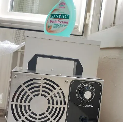 Centre: Private Comforts, Shared Kitchen & Hall Proximity * Poitiers