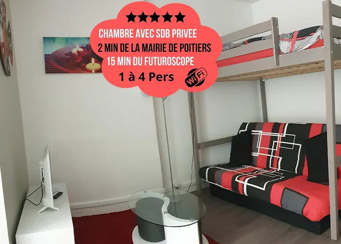 Centre: Private Comforts, Shared Kitchen & Hall Proximity