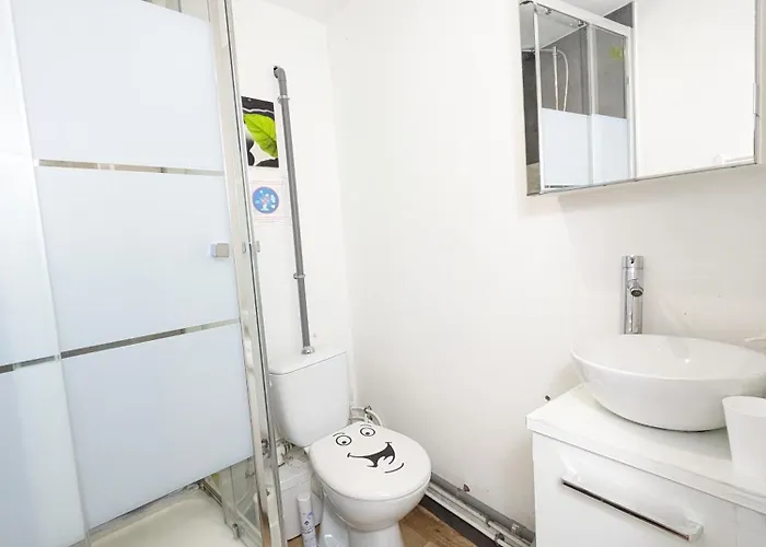 Homestay szállás Centre - Salle De Bain, Refrigerateur, Tv Et Machine A Cafe Privatifs - Cuisine Commune - Terrasse - De A 200m *